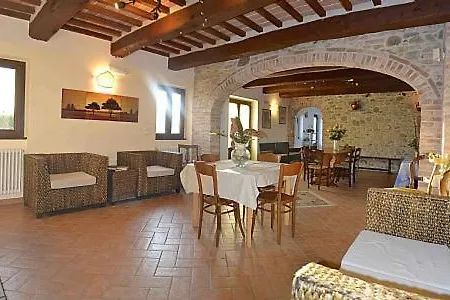 Vila Sleeps 15 Pool Wifi Citerna